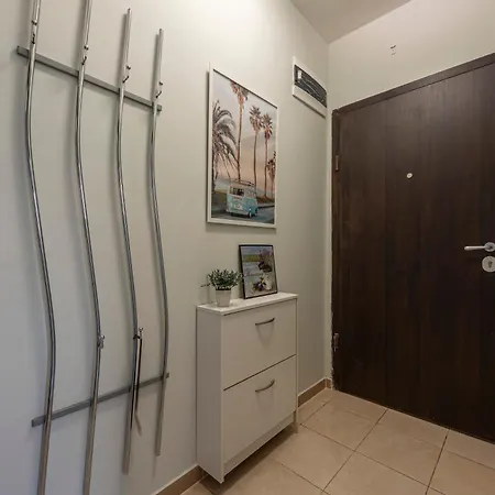 Modern Place 2bdr 1livingroom 아파트