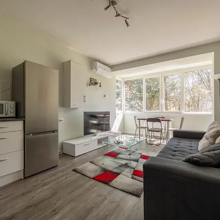 Modern Place 2bdr 1livingroom Апартамент София