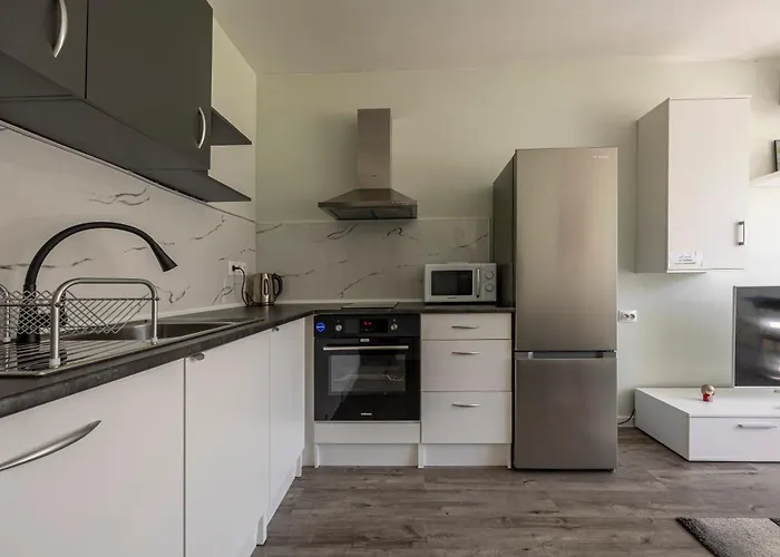 Modern Place 2bdr 1livingroom *