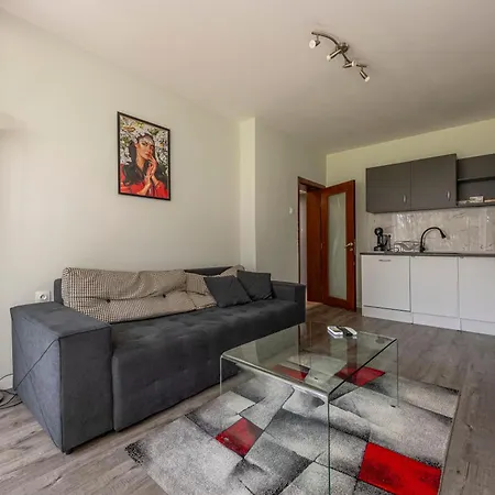 Modern Place 2bdr 1livingroom Apartmán